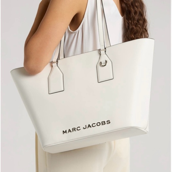Marc Jacobs Handbags - New large Marc Jacob’s tote